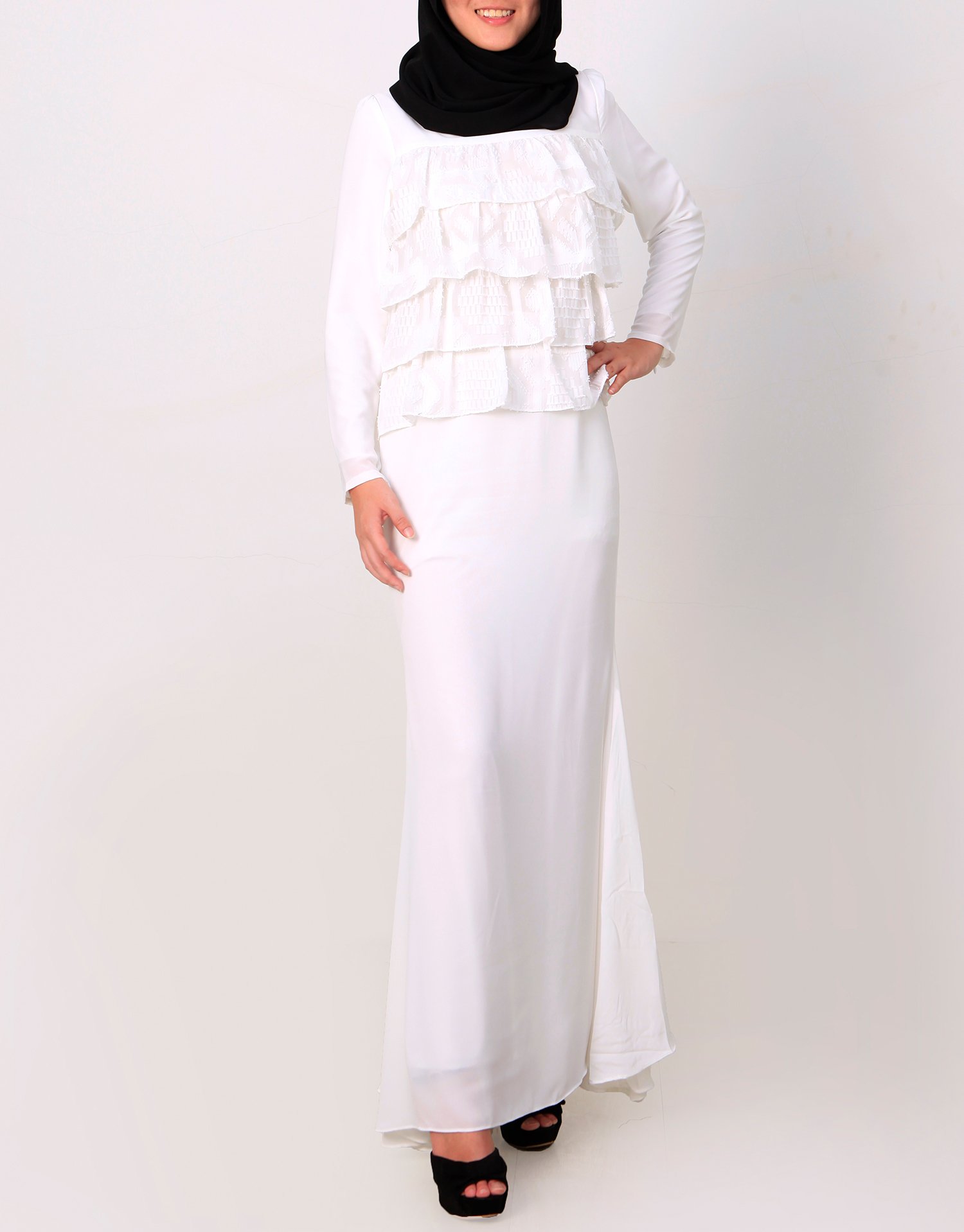 3D-Lace Layer Fully Uned Dress